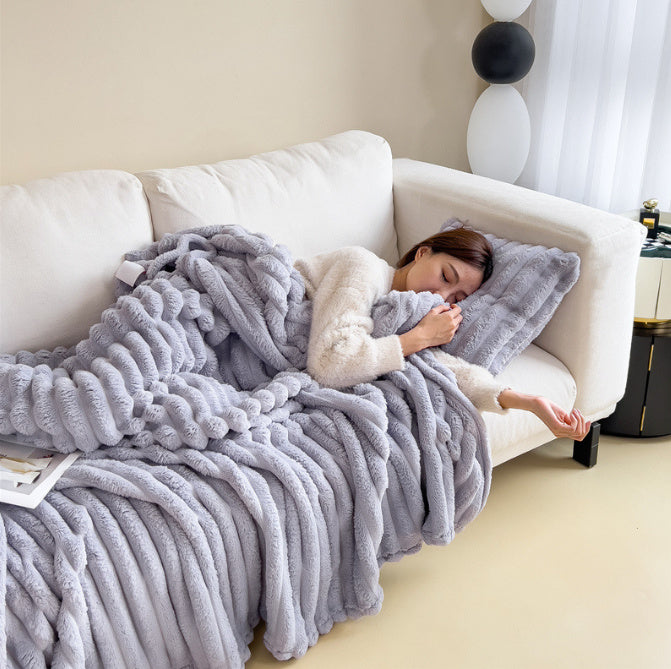 Soft Wind Bubble Velvet Blanket: Luxurious Double-Sided Warm Comfort