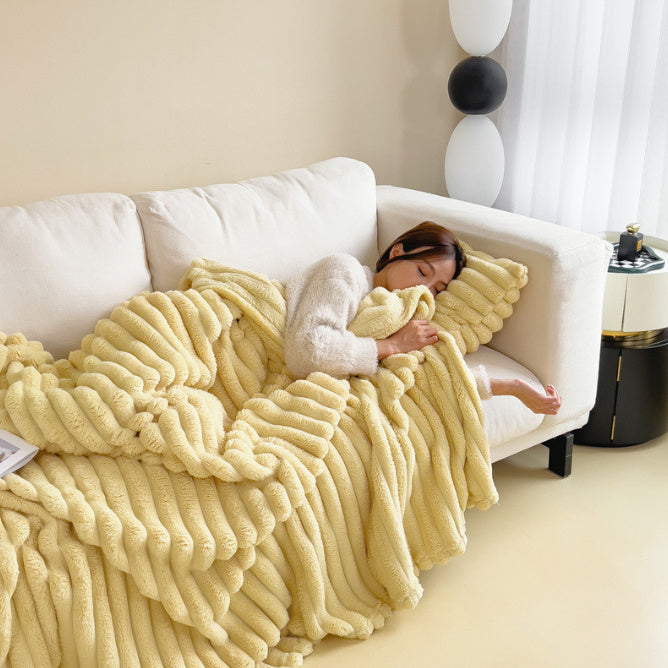 Soft Wind Bubble Velvet Blanket: Luxurious Double-Sided Warm Comfort